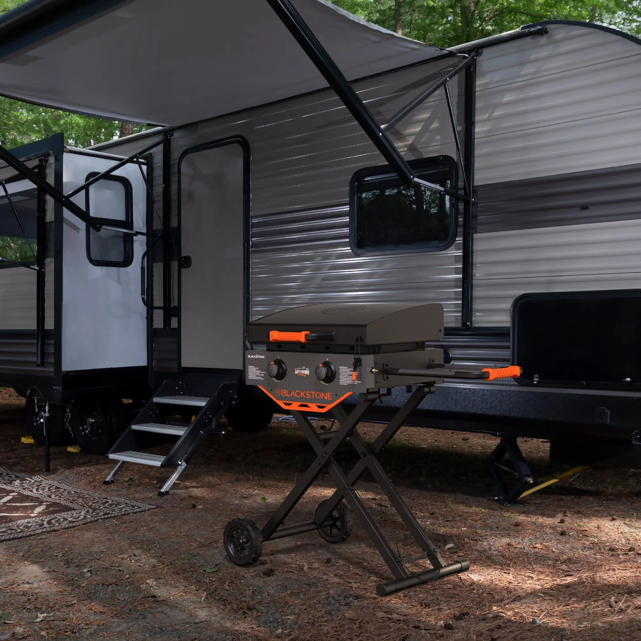Adventure Ready 22” Griddle with Flexfold Legs 2 Adventure Ready 22” Griddle with Flexfold Legs
