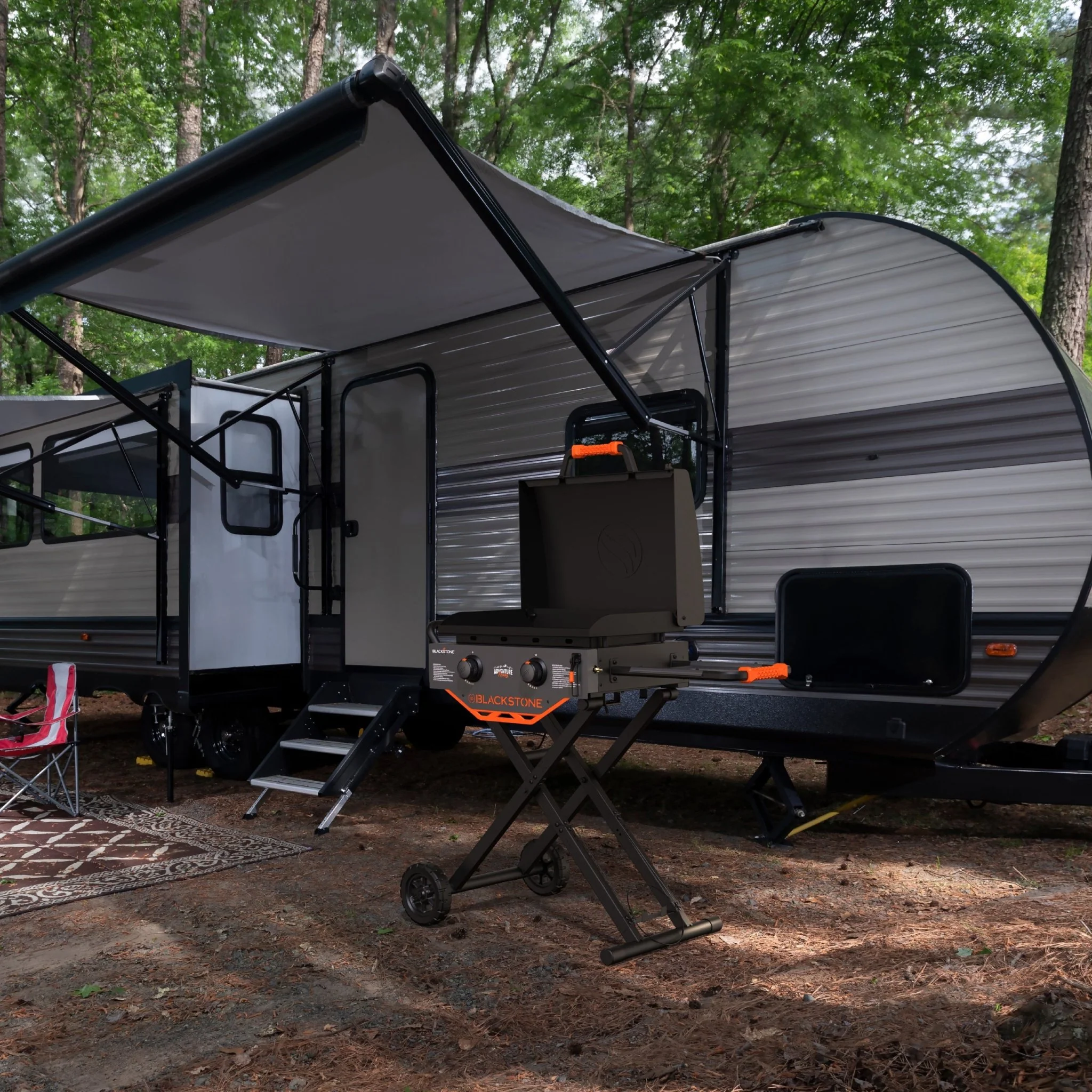 Adventure Ready 22” Griddle with Flexfold Legs 5 Adventure Ready 22” Griddle with Flexfold Legs
