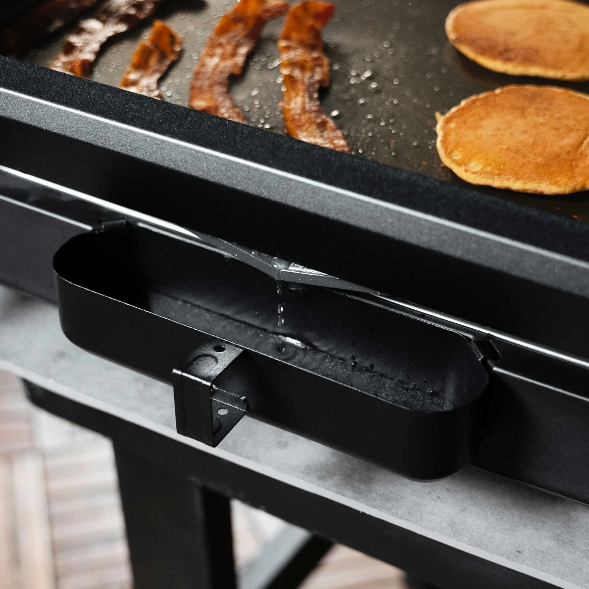 17" Electric Tabletop Griddle 6 17" Electric Tabletop Griddle