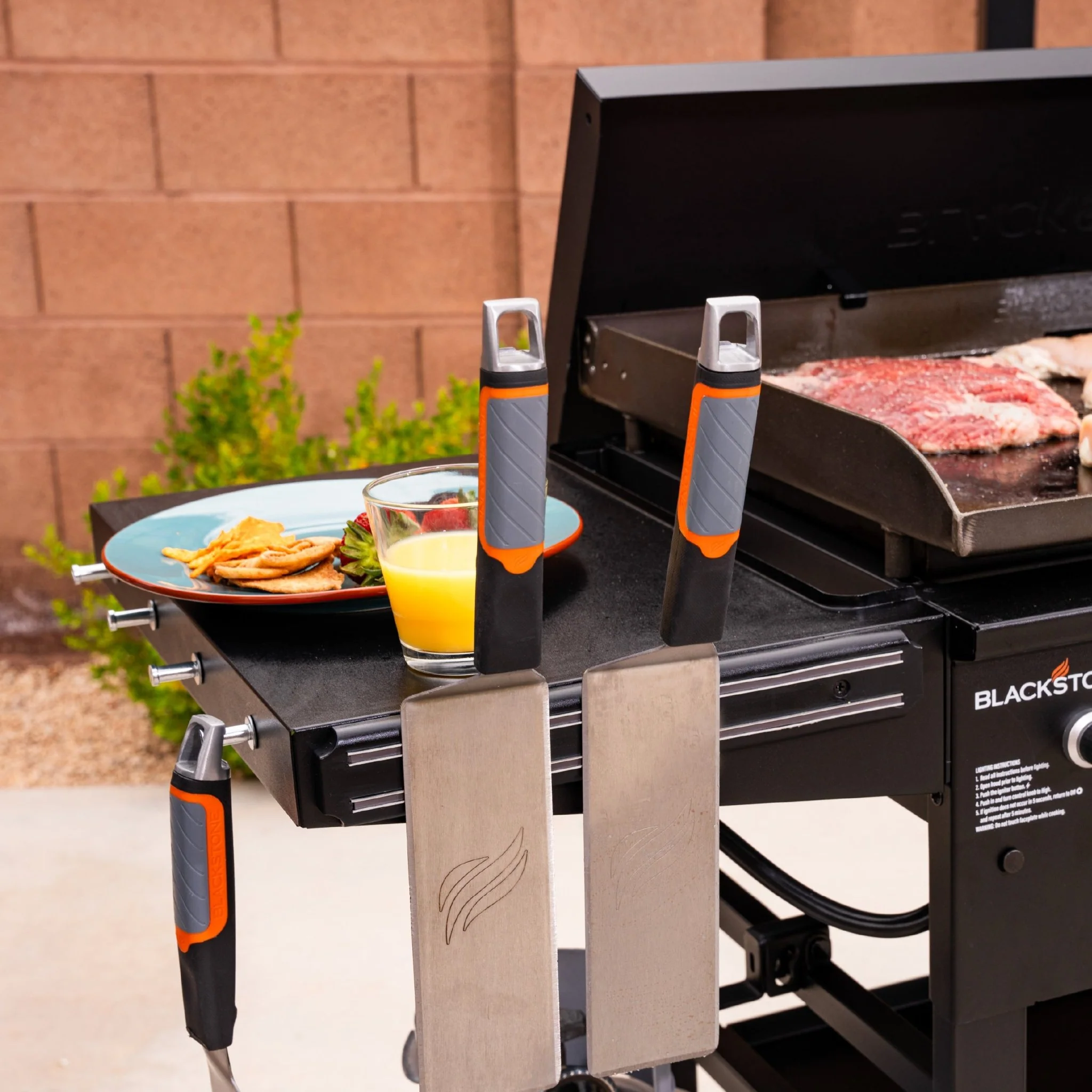 36” Griddle with Hard Cover (Natural Gas) 6 36” Griddle with Hard Cover (Natural Gas)