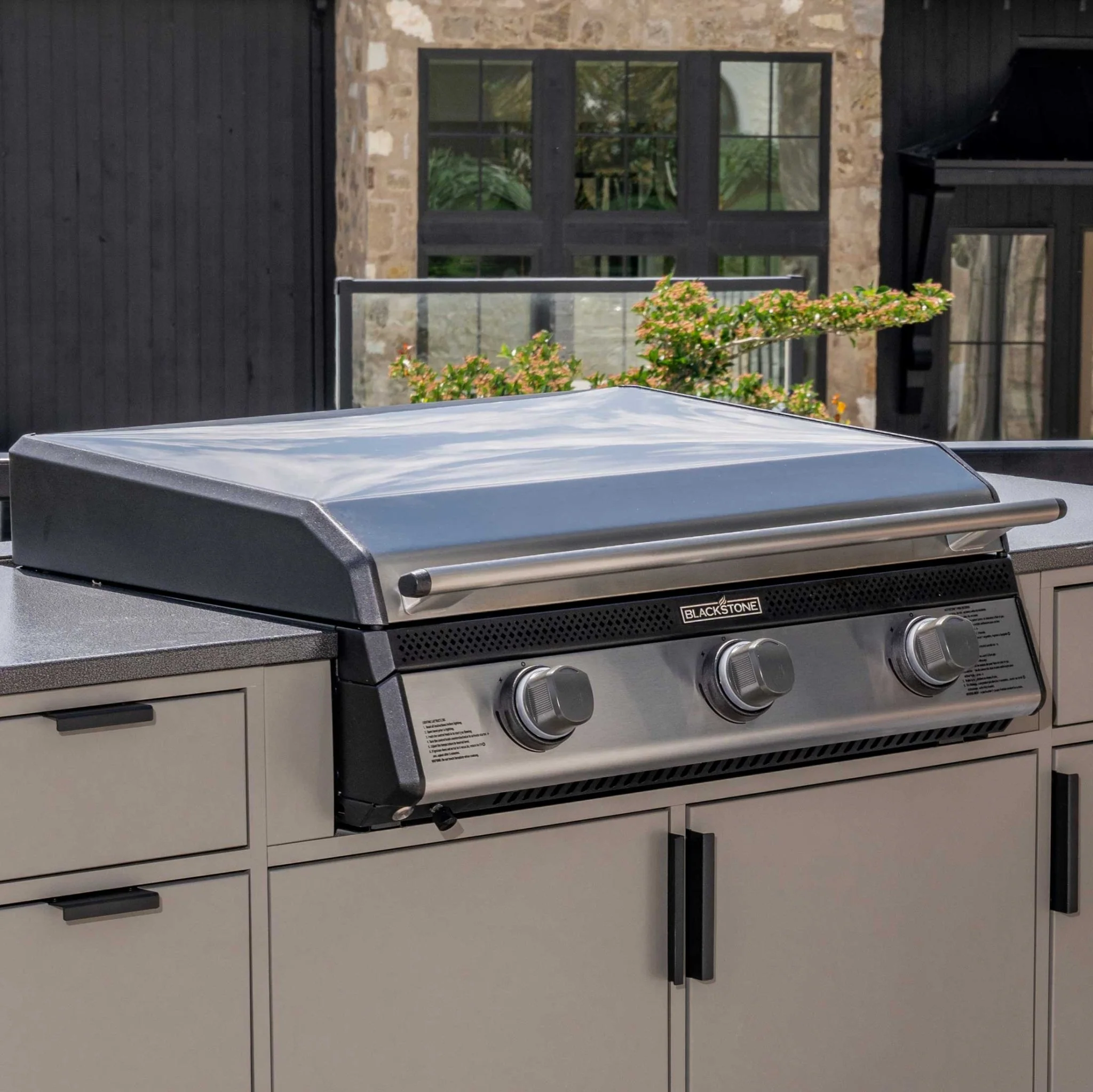 28" Deep Kitchen Griddle in Stainless Steel w/Hood 12 28" Deep Kitchen Griddle in Stainless Steel w/Hood